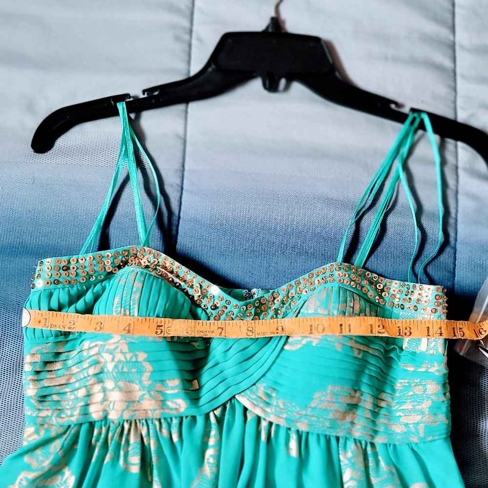 BNWT Strapless Floor Length Formal SO Lightweight & Gorgeous! (Straps included) - Picture 15 of 16